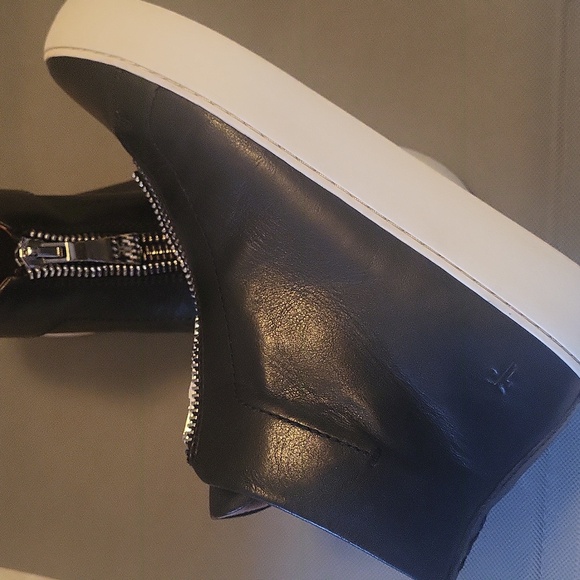 FRYE Black Leather HIGH-TOP Sneakers WO's 8.5 EUC - Picture 4 of 10